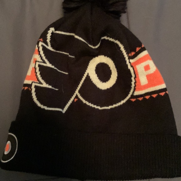 Flyers hat - Picture 2 of 4